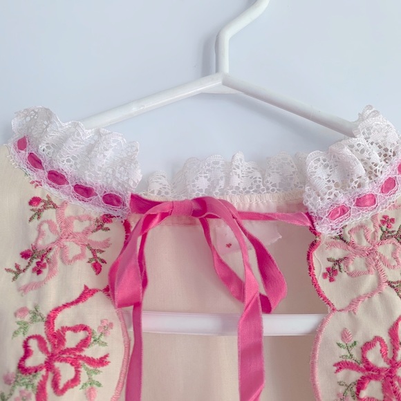 Prettiest Antique Buttercream&Pink Embroidered Cotton Nightie and Sleep Jacket - Picture 2 of 11